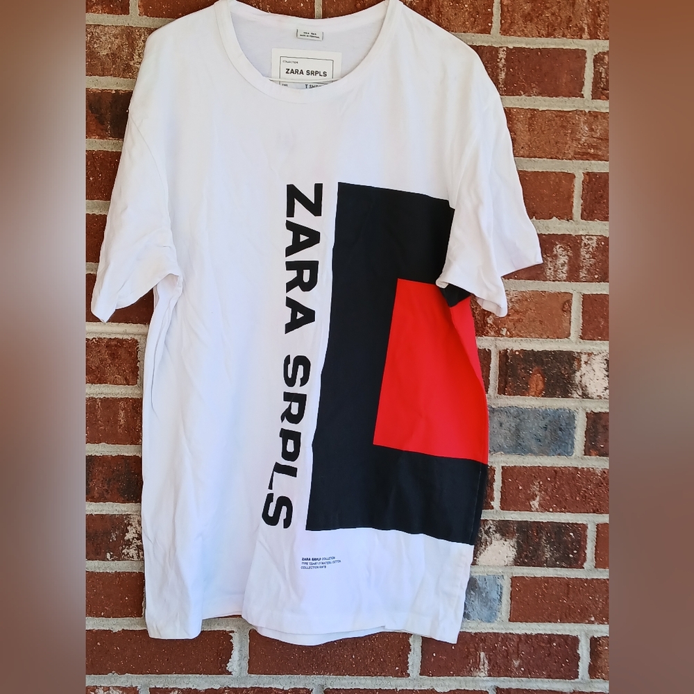 Men's White and Red Graphic T-Shirt